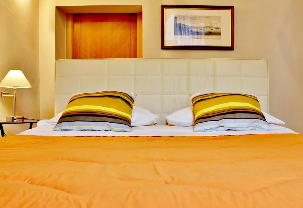 Talismano Luxury Rooms & Apartments Neapel Zimmer foto